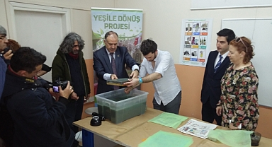 BU MAHALLEDE ÇOCUKLAR ATIKLARI ‘SANAT’LA AYRIŞTIRIYOR