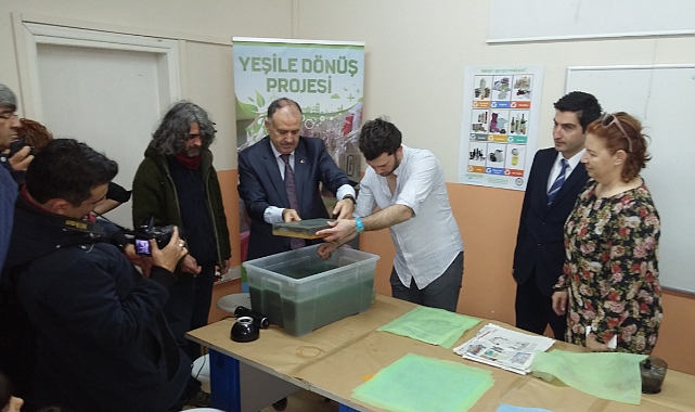 BU MAHALLEDE ÇOCUKLAR ATIKLARI ‘SANAT’LA AYRIŞTIRIYOR