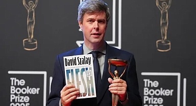 Macar-İngiliz yazar David Szalay, 'Flesh' ile kurgu dalında Booker Ödülü'nü kazandı