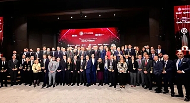 Türkiye hizmette vites artırdı ihracatta hedefler erken aşıldı