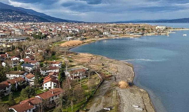 Sapanca Gölü'ne alternatif kaynaklarla 3 milyon 240 bin metreküplük su takviyesi yapılacak