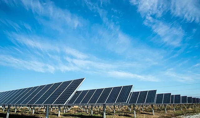 Avrupa'nın en büyük güneş tarlası için 916 milyon avroluk proje gecikmeye takıldı