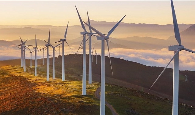 Küresel yenilenebilir enerji kurulu gücü 2025ırdı'te 692 gigavat artışla rekor kırdı.