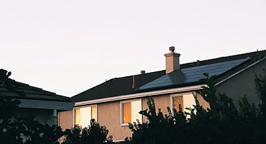 Tak-çalıştır güneş panellerine ilgi büyüyor: Geleneksel sistemlere alternatif olabilir mi?