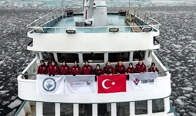 6. Ulusal Arktik Bilimsel Araştırma Seferi ekibi Kuzey Kutbu'ndaki deniz buzu hattına ulaştı
