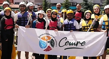 Cemre Vakfı gönüllüleri 